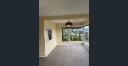 LARGE, LIGHT AND WONDERFUL VIEWS! - Photo 5