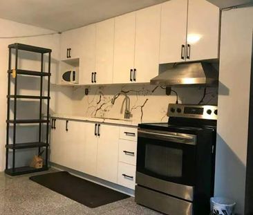 For Lease - 137A MARKHAM Street Unit# 2nd Flr Rm, Toronto, Ontario - Photo 3