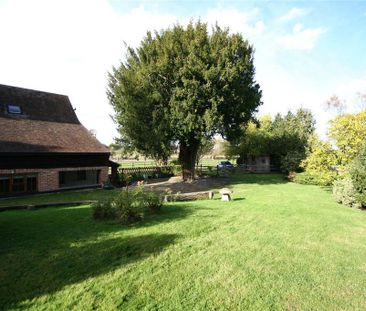4 bedroom semi-detached house to rent - Photo 3