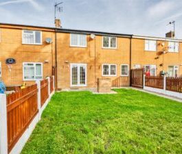 2 BEDROOM House - Terraced - Photo 4