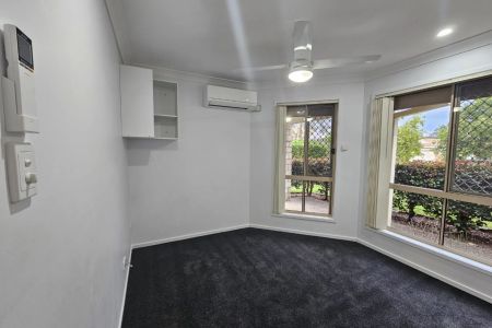 Stunning Double Storey Home in Underwood - Photo 5