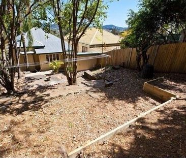 Highgate Hill - Photo 2