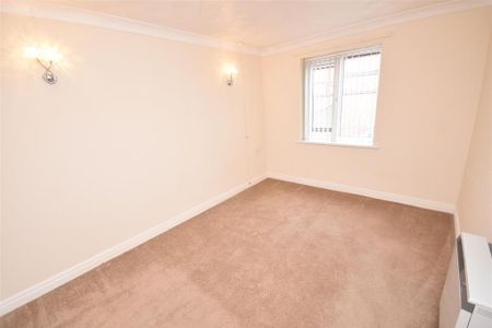 1 bedroom retirement property to rent - Photo 3