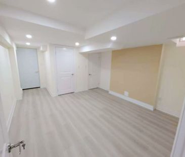 For Lease - 252 Borealis Avenue, Aurora, Ontario - Photo 1