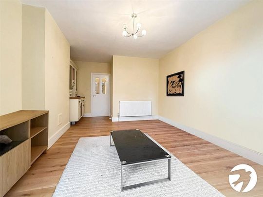 2 bedroom maisonette to rent - Photo 1