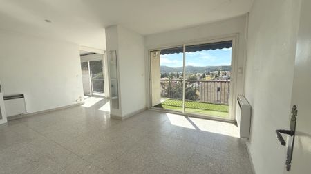 A 15 min à pied du centre-ville, appartement 91m² dernier étage - Photo 4