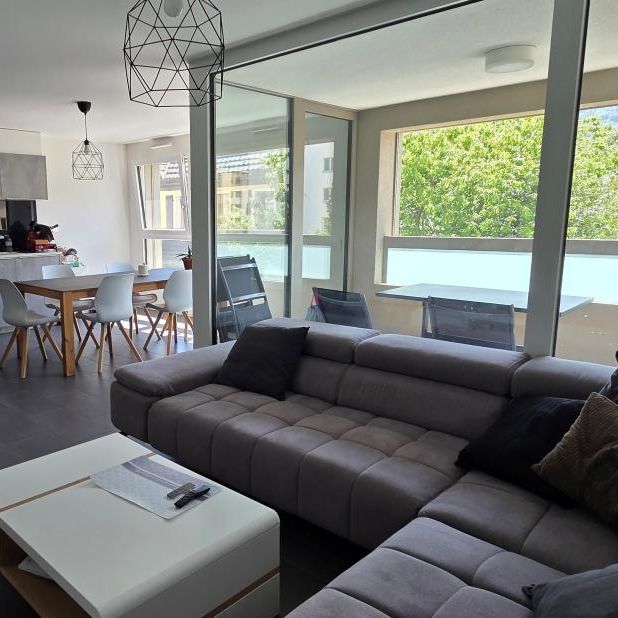 Sion – Bel appartement récent de 3,5 pièces avec balcon et place de parc en sous-sol - Foto 1