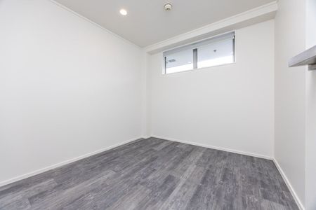 City Living with Harbour Views - Photo 2