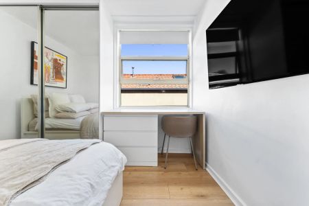 Stylish One-Bedroom Apartment in the Heart of Armadale - Photo 5