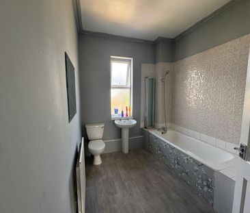 3 bedroom end of terrace house to rent - Photo 1