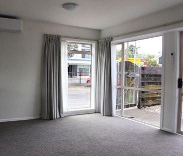 Newely renovated unit in the heart of Browns Bay - Photo 3