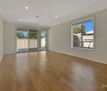 Modern and Spacious 4-Bedroom Home in Munno Para West! - Photo 2