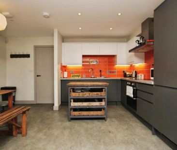 Stylish five bedroom townhouse in Montpelier! Open to sharers & stu... - Photo 1
