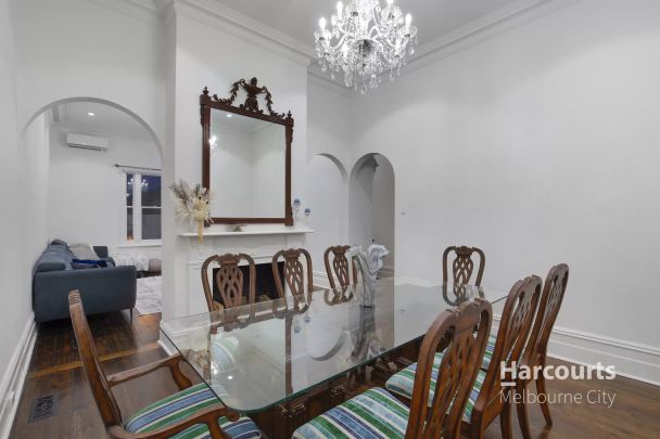 Beautiful Victorian Family Home! - Photo 1