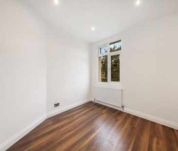 3 bedroom flat to rent - Photo 3