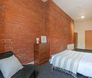 4 Bed Flat, Bells Square, S1 - Photo 6