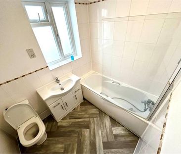 3 bedroom apartment to rent - Photo 5