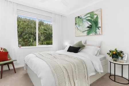 Spectacularly Renovated, Ground-Floor Apartment! - Photo 2