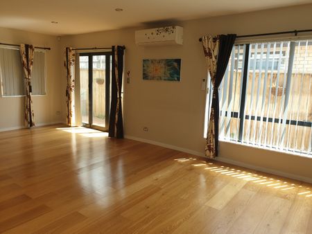 Property Management14 Nandi Lane, Ranui - House for Rent - Photo 3