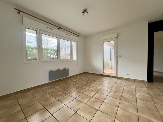 Location Appartement 2 pièces 32m² VELIZY VILLACOUBLAY 78140 - Photo 1