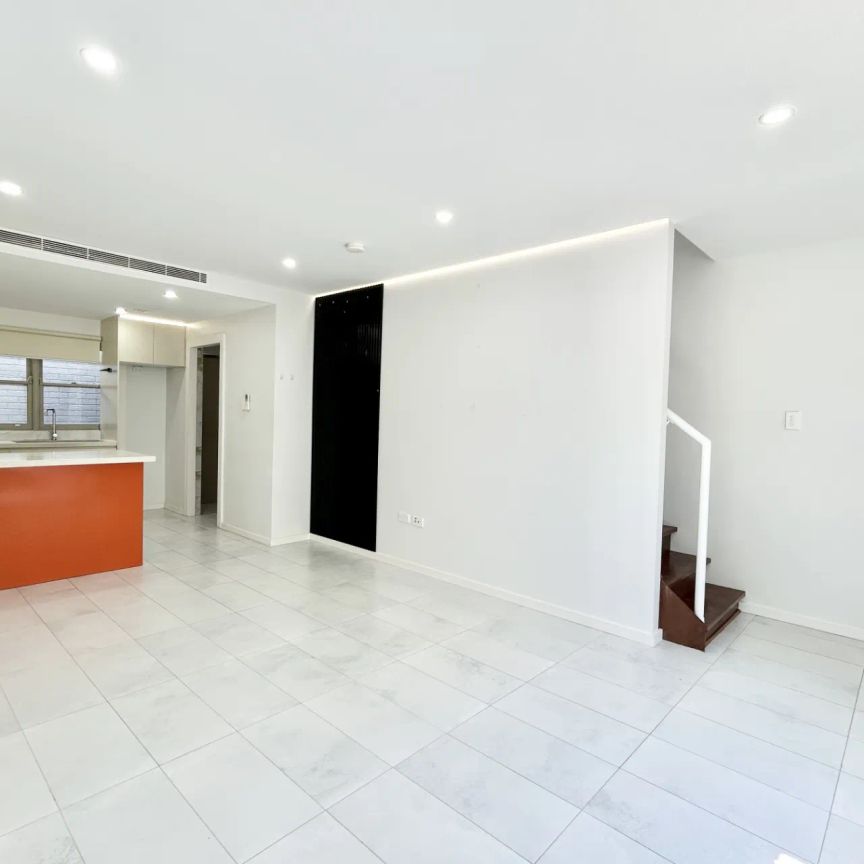 4 & 8/66 Jersey Avenue, - Photo 1