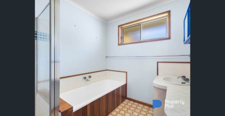 Spacious Family Living with Outdoor Appeal - Photo 4