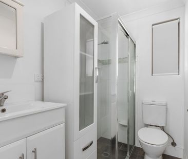 Spacious family home + separate studio, minutes to the beach! - Photo 4