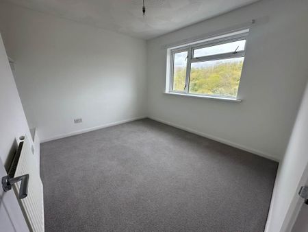 5 bedroom detached house to rent - Photo 3