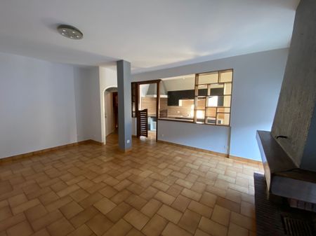 Location Appartement 3 pièces 70m² VARENNES SUR ALLIER 03150 - Photo 4