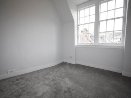 4 bedroom flat to rent - Photo 5