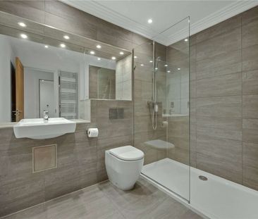 An impressive 5 bedroom detached home with impressive views. - Photo 2