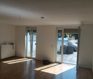 geräumige 2 Zimmer Wohnung mit Dusche und schöner Terrasse! # - Foto 1