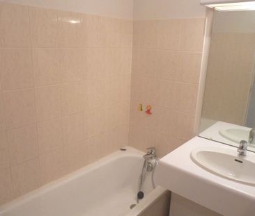 Poissy plein centre ville appartement de 45.9 m² type F2 en rdc, - Photo 6