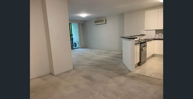 Spacious 3-Bedroom Apartment for Lease INSPECTIONS: 6.12.25 11am meet at front reception - Photo 1