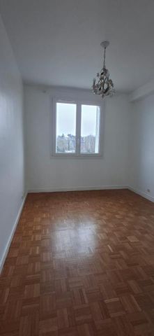 Location Appartement 4 pièces 67m² STE FOY LES LYON 69110 - Photo 3