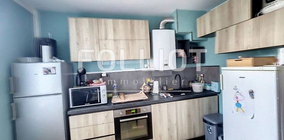 A LOUER - VIRE NORMANDIE - CENTRE VILLE - GRAND T2 de 68,99 m² EN PARFAIT ÉTAT - Photo 2