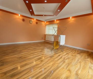 6 bedroom semi-detached house to rent - Photo 2