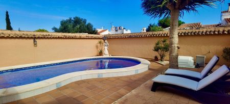 3 room luxury Detached House for rent in Torrevieja, Valencia - Photo 3