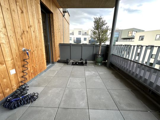 Wunderschöne & vollmöblierte 2-Zimmerwohnung in absoluter Ruhelage mit schönem Ausblick von großer Terrasse - en suite Badezimmer inklusive - Foto 1