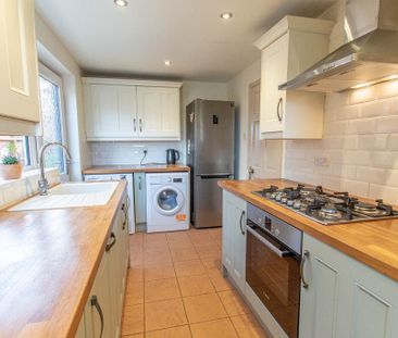 3 bedroom semi-detached house to rent - Photo 1