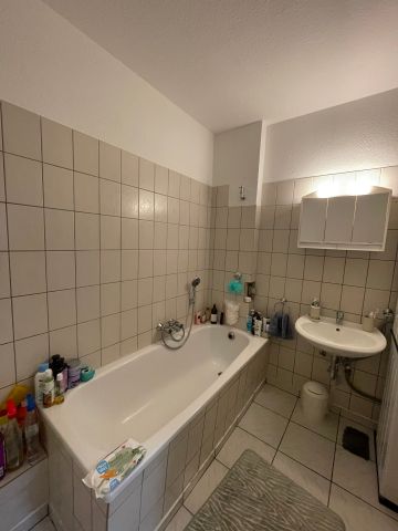 Großzügige 2-Zimmer-Wohnung mit Balkon im Zentrum von Neheim - Photo 5