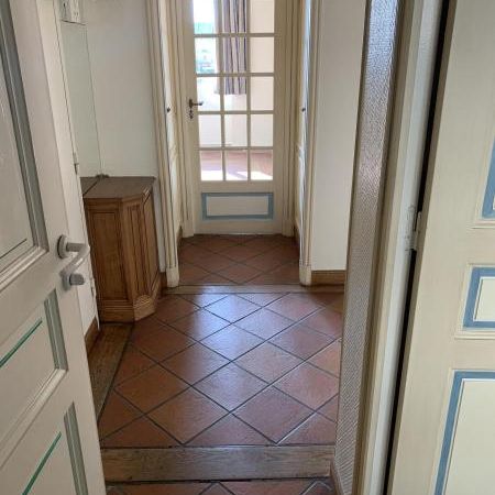 LOUE BEL APPARTEMENT F4 dans résidence sécurisée en centre ville - Photo 1