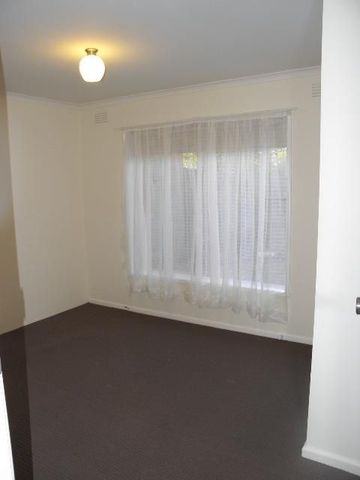 TIDY UNIT IN QUIET COURT - Photo 2