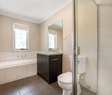 Immaculate Townhouse Ideal for Family Living - Photo 4