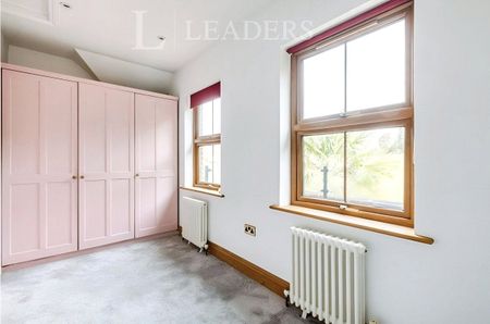4 bedroom house to rent Cowfold Road, Bolney, Haywards Heath, RH17 - Photo 3