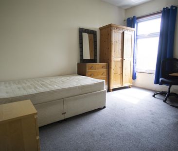 4-Bed House To Let on Wellington Street, Preston - Photo 3