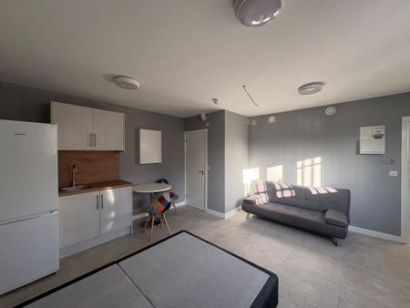 1 bedroom in a house share to rent - Photo 5