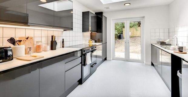 8 bedroom house to rent - Photo 1
