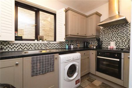 1 bedroom flat to rent - Photo 5