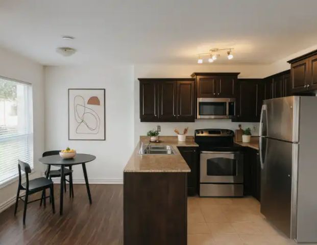 180 Mill | 180 Mill Street, London - Photo 1